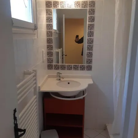 Apartamento Avec Terrasse Et Piscine Chauffee Saint-Raphaël