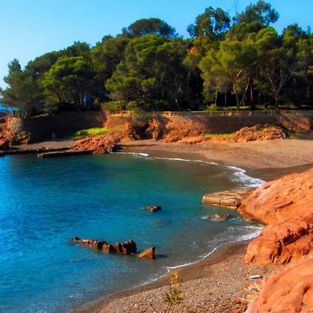 Avec Terrasse Et Piscine Chauffee * Saint-Raphaël